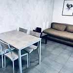 Na Zahradni Apartment *