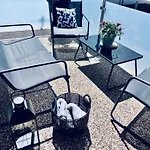 Na Zahradni Apartment *